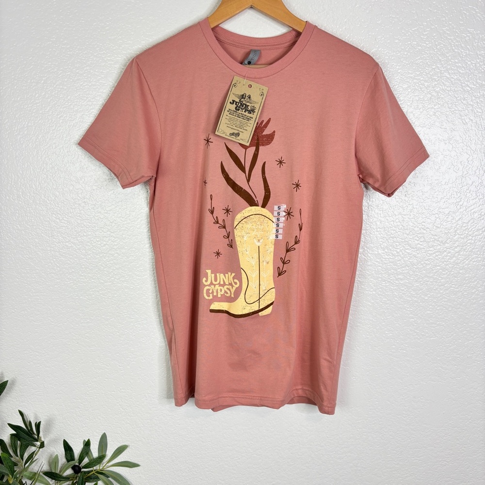 NWT JUNK GYPSY Walking Tall Desert Pink Tee Size S